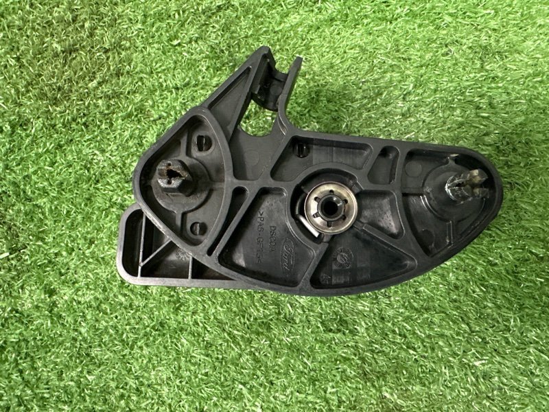 Ручка открывания капота Ford focus 3 2012 CB8