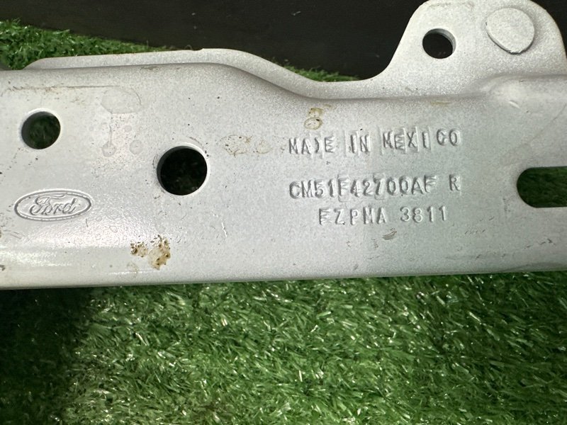 Петли крышки багажника Ford focus 3 2012 CB8