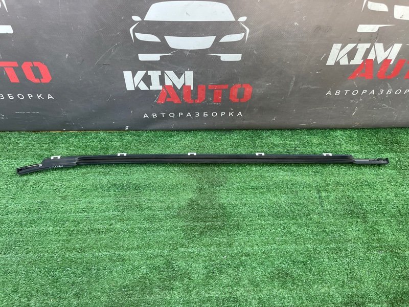 Уплотнитель стекла двери Kia Ceed 1 2010 ED