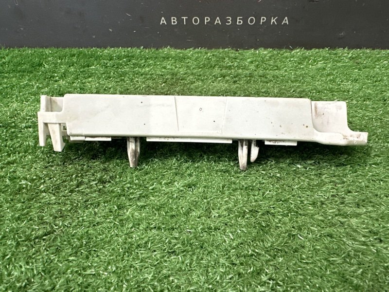 Кронштейн бампера Ford focus 3 2012 CB8