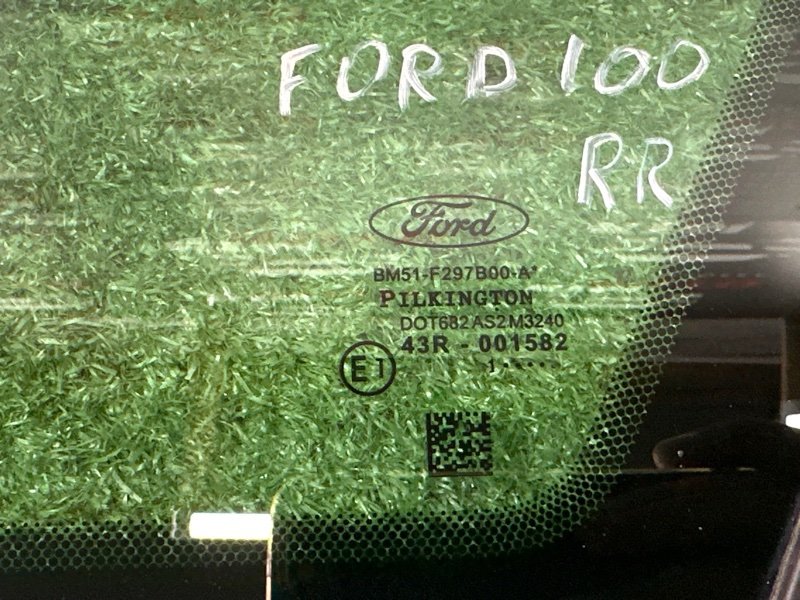 Стекло глухое заднее Ford focus 3 2012 CB8