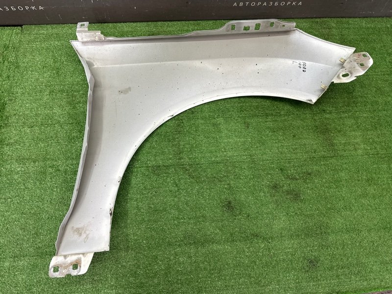 Крыло Ford focus 3 2012 CB8