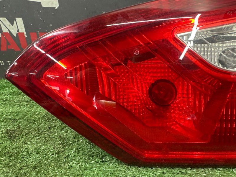 Фонарь в крышку багажника Ford focus 3 2012 CB8