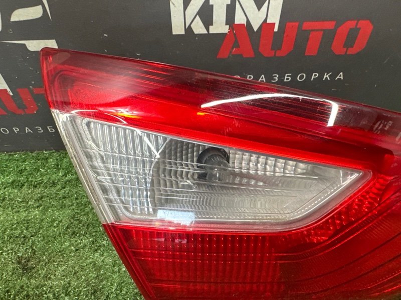 Фонарь в крышку багажника Ford focus 3 2012 CB8