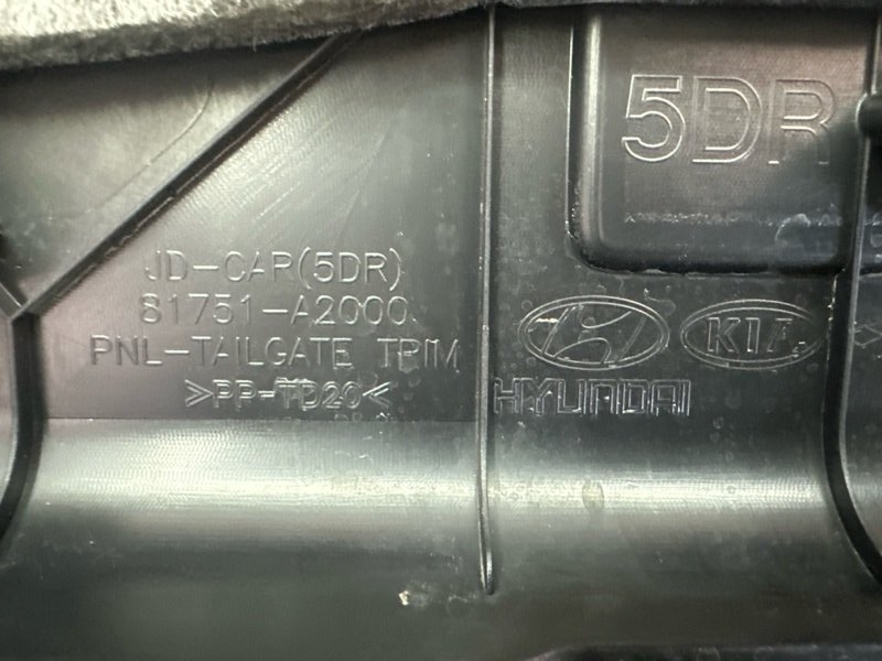 Обшивка крышки багажника Kia Ceed 2 2012 JD