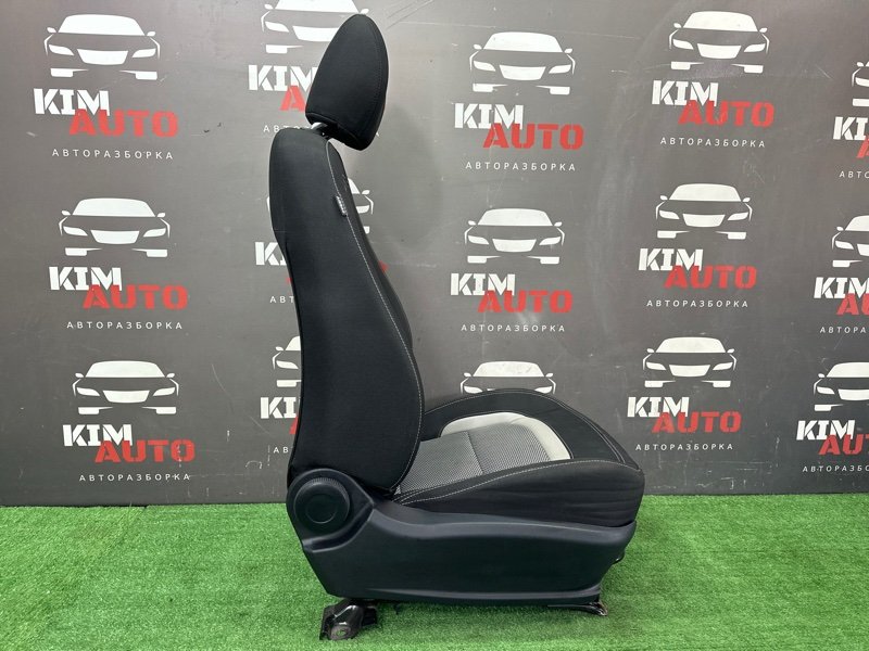 Сиденья передние комплект Kia Ceed 2 2012 JD