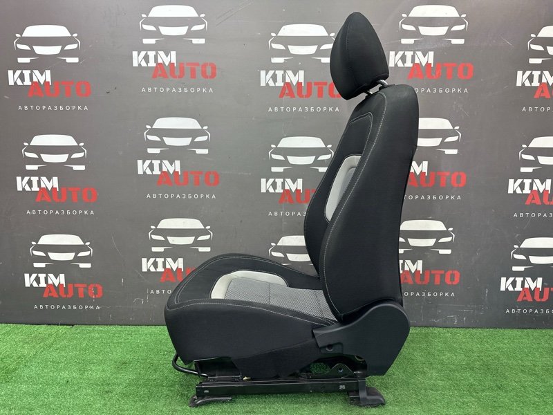 Сиденья передние комплект Kia Ceed 2 2012 JD