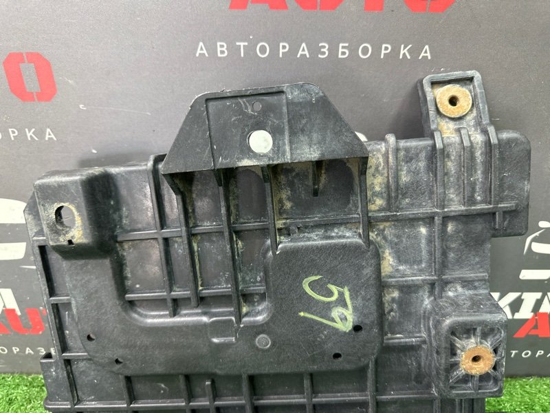 Площадка под АКБ Kia Ceed 2 2012 JD