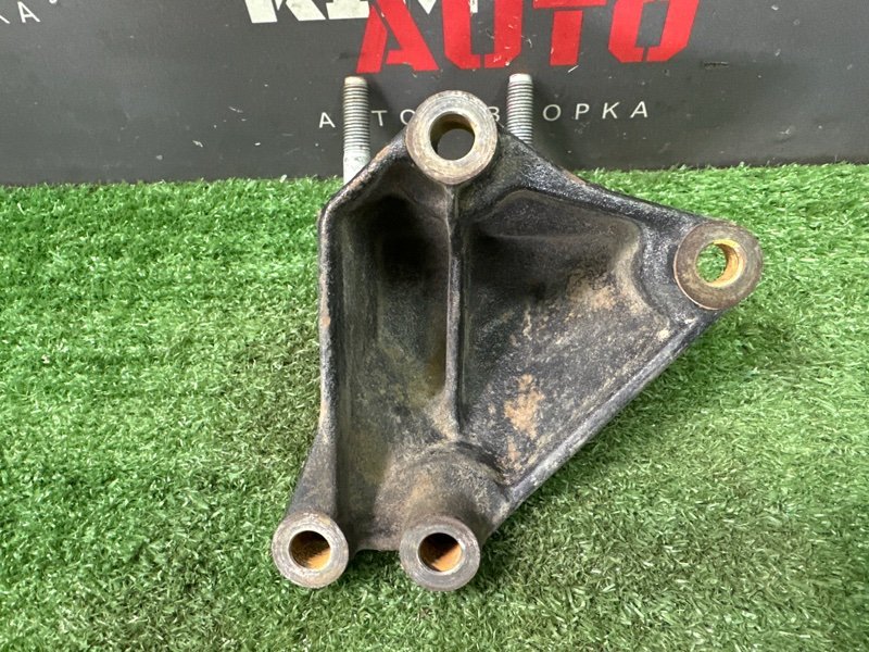 Кронштейн опоры двигателя Kia Ceed 2 2012 JD