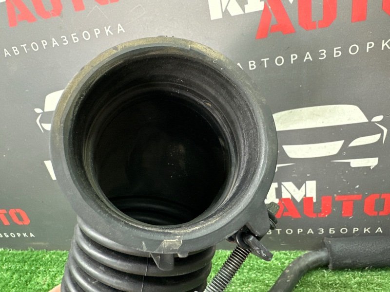 Патрубок воздушного фильтра Kia Ceed 2 2012 JD