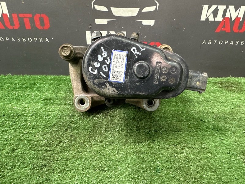 Суппорт тормозной Kia Ceed 2 2012 JD