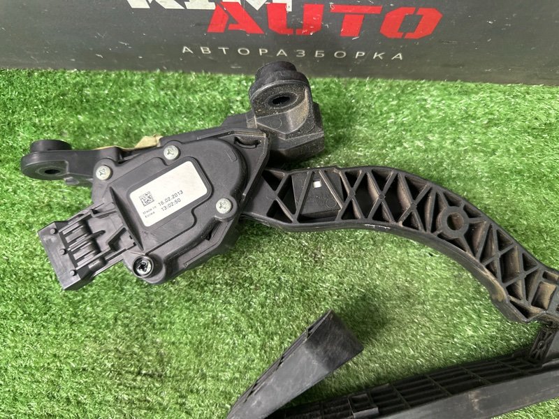 Педаль газа электронная Kia Ceed 2 2012 JD