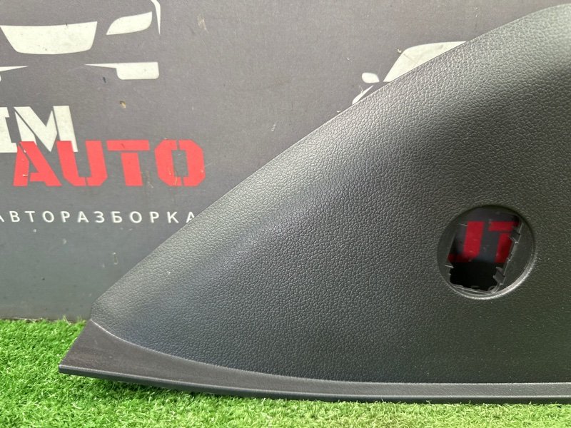 Накладка торпедо боковая Kia Ceed 2 2012 JD