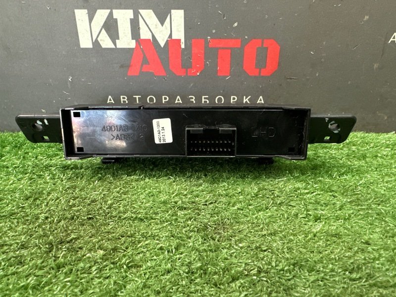 Блок кнопок центральной консоли Kia Ceed 2 2012 JD