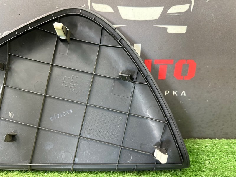 Накладка торпедо боковая Kia Ceed 2 2012 JD