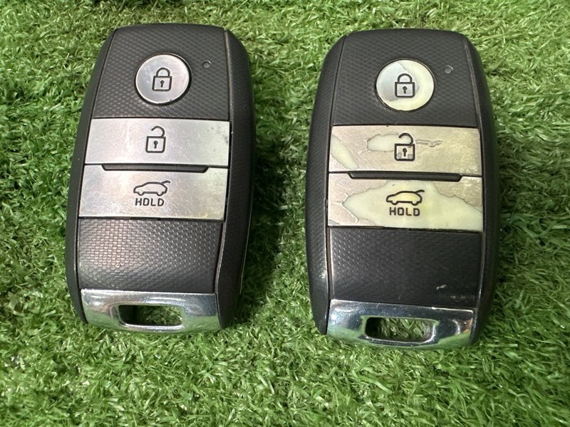 Смарт ключ с личинкой двери и выключатель подушки пассажира Kia Ceed 2 2012 JD