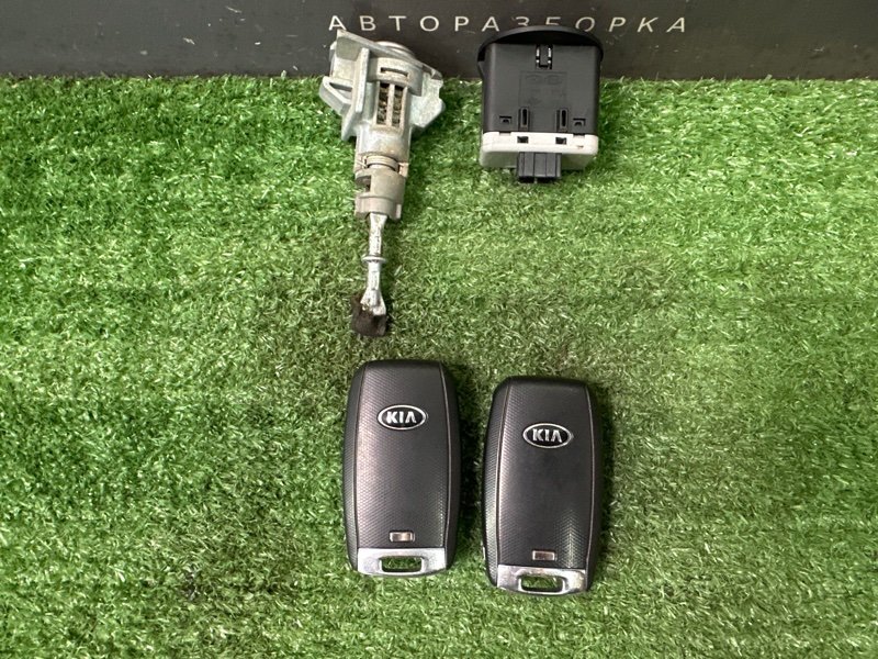 Смарт ключ с личинкой двери и выключатель подушки пассажира Kia Ceed 2 2012 JD