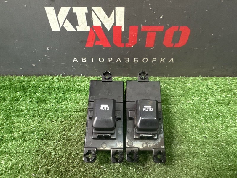 Кнопка стеклоподъемника Kia Ceed 2 2012 JD