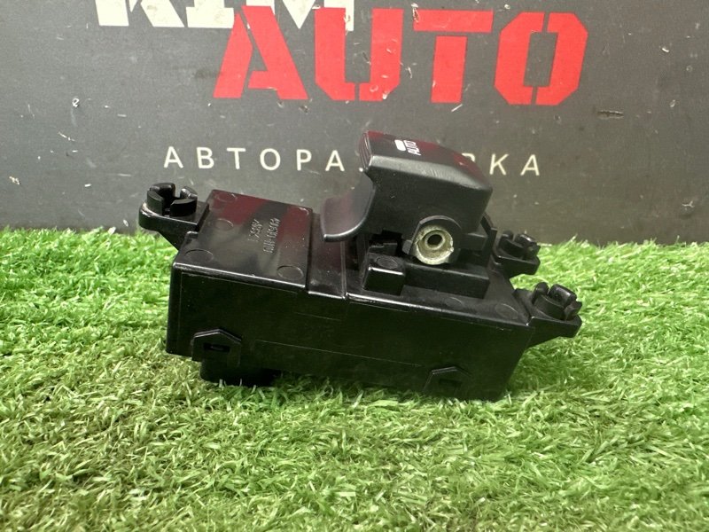 Кнопка стеклоподъемника Kia Ceed 2 2012 JD