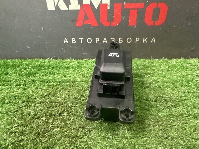 Кнопка стеклоподъемника Kia Ceed 2 2012 JD