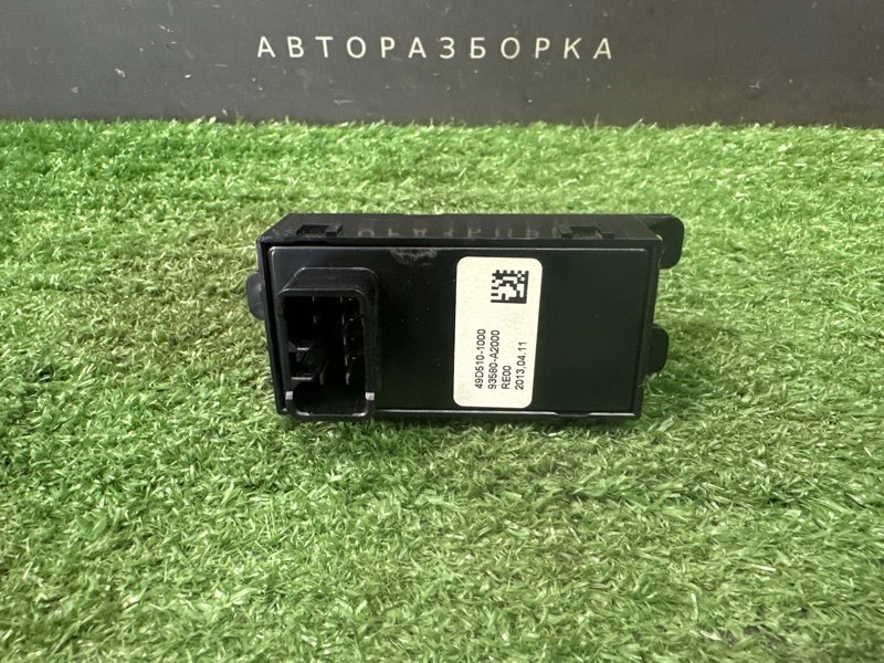 Кнопка стеклоподъемника Kia Ceed 2 2012 JD
