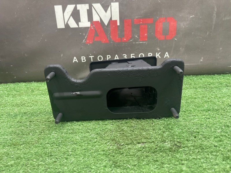 Кронштейн усилителя бампера Kia Ceed 1 2010 ED