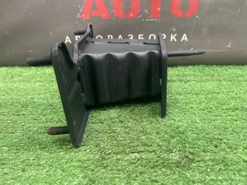 Кронштейн усилителя бампера Kia Ceed 1 2010 ED