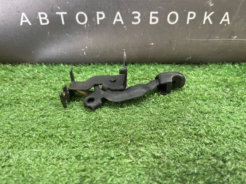 Ручка открывания бензобака Kia Ceed 1 2010 ED