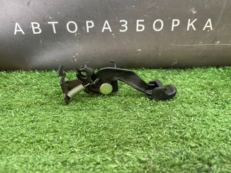 Ручка открывания бензобака Kia Ceed 1 2010 ED