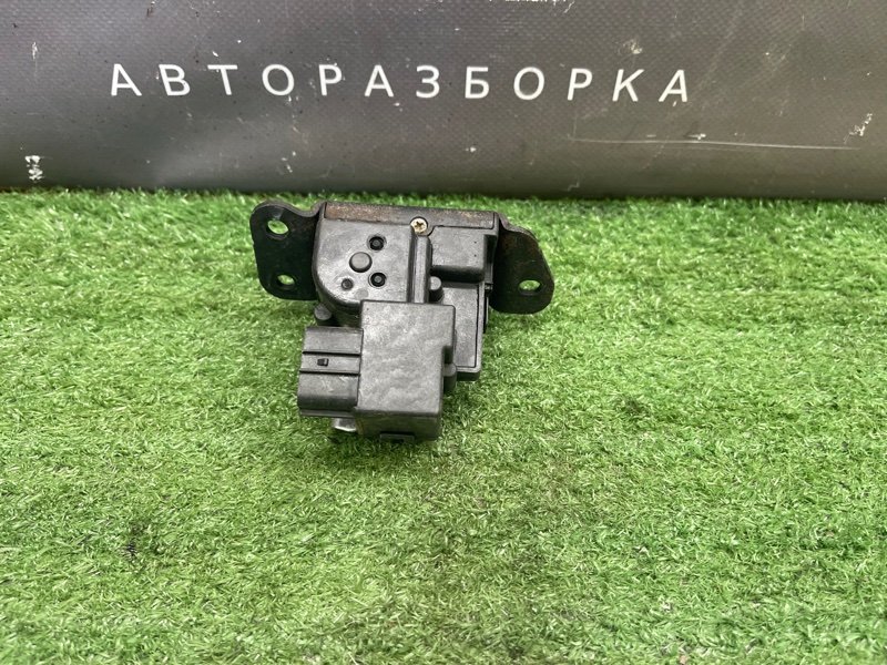 Замок крышки багажника Kia Ceed 1 2010 ED