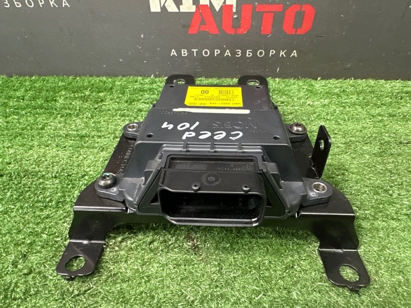 Блок управления стояночным тормозом Kia Ceed 2 2012 JD