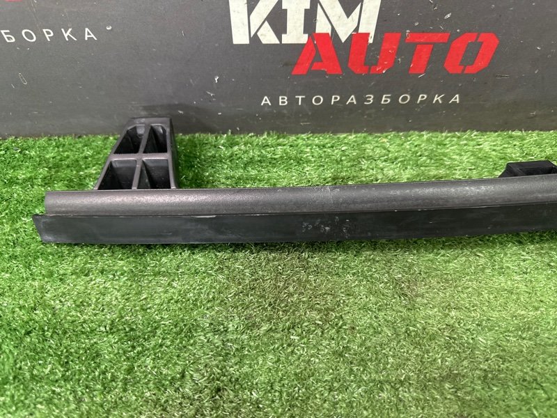 Направляющая стекла двери Kia Ceed 2 2012 JD
