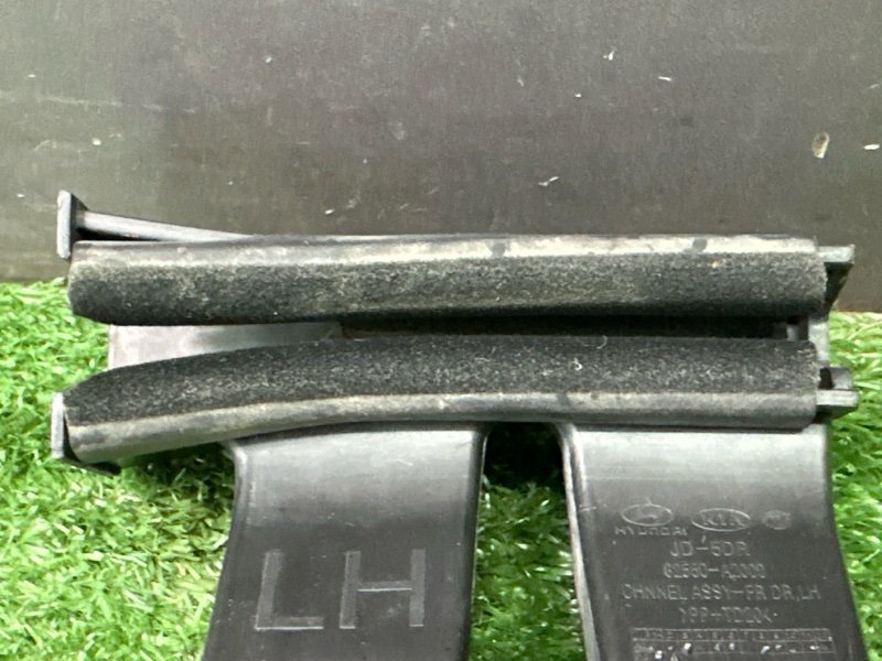 Направляющая стекла двери Kia Ceed 2 2012 JD