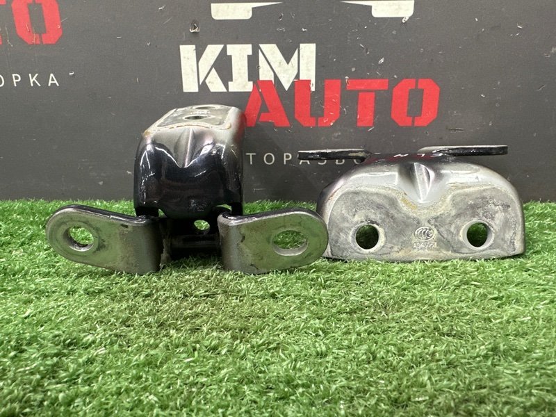 Петли двери Kia Ceed 2 2012 JD