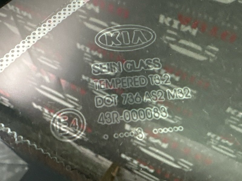 Стекло глухое заднее Kia Ceed 2 2012 JD