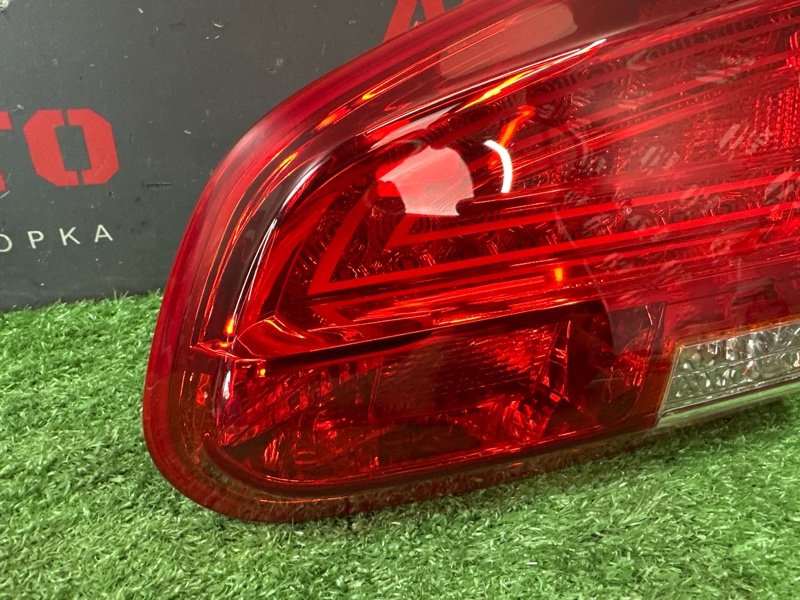Фонарь в крышку багажника Kia Ceed 2 2012 JD