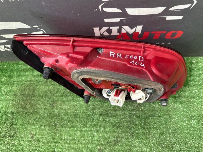 Фонарь в крышку багажника Kia Ceed 2 2012 JD
