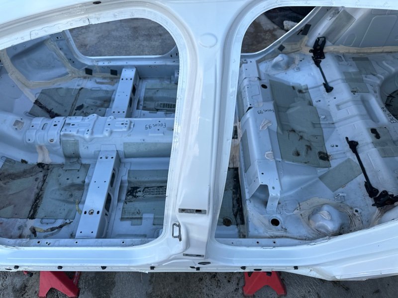 Порог со стойкой Ford Focus 3 HB 2012 CB8