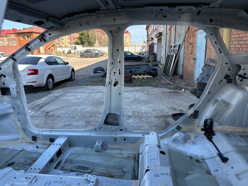 Порог со стойкой Ford Focus 3 HB 2012 CB8