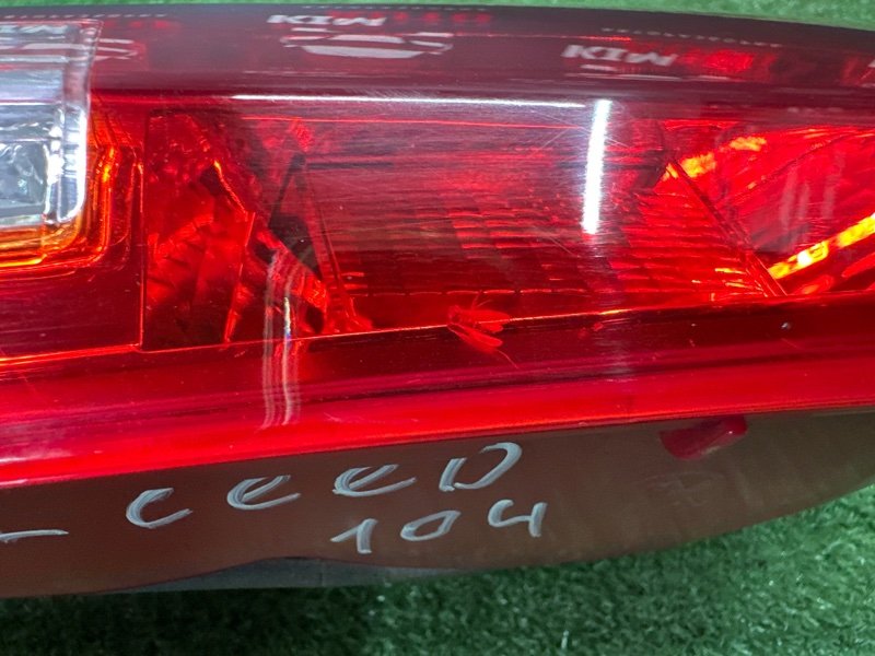Фонарь в крышку багажника Kia Ceed 2 2012 JD