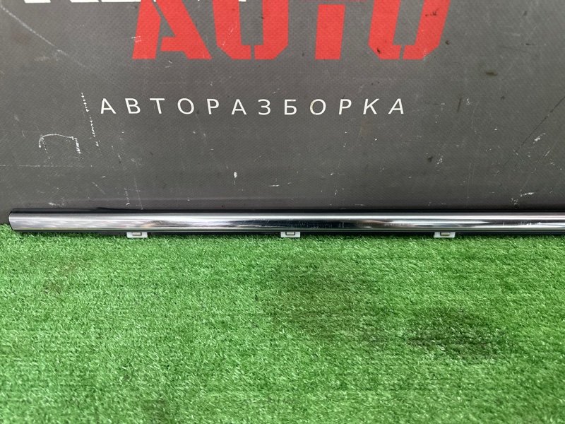 Уплотнитель стекла наружный (Бархотка) Kia Ceed 2 2012 JD