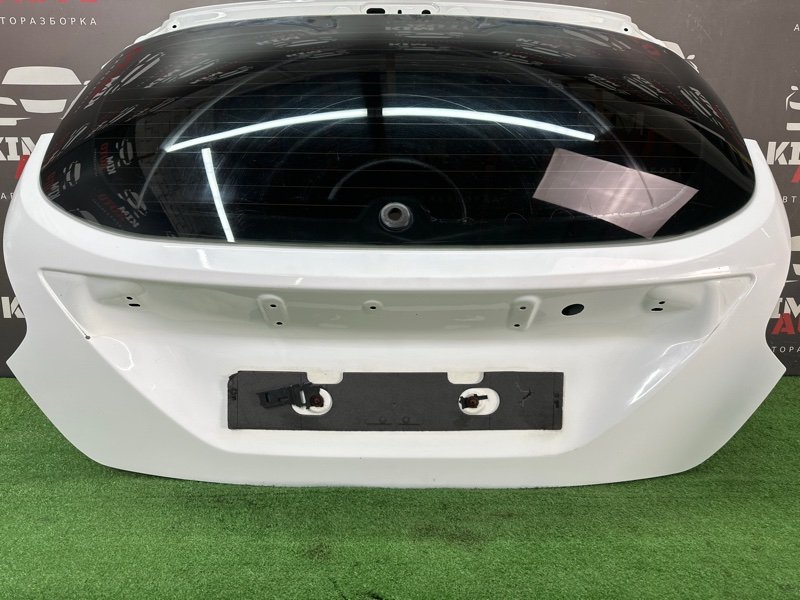 Крышка багажника Ford Focus 3 HB 2012 CB8