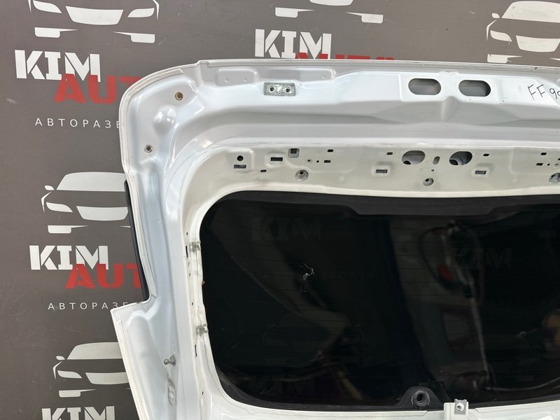 Крышка багажника Ford Focus 3 HB 2012 CB8