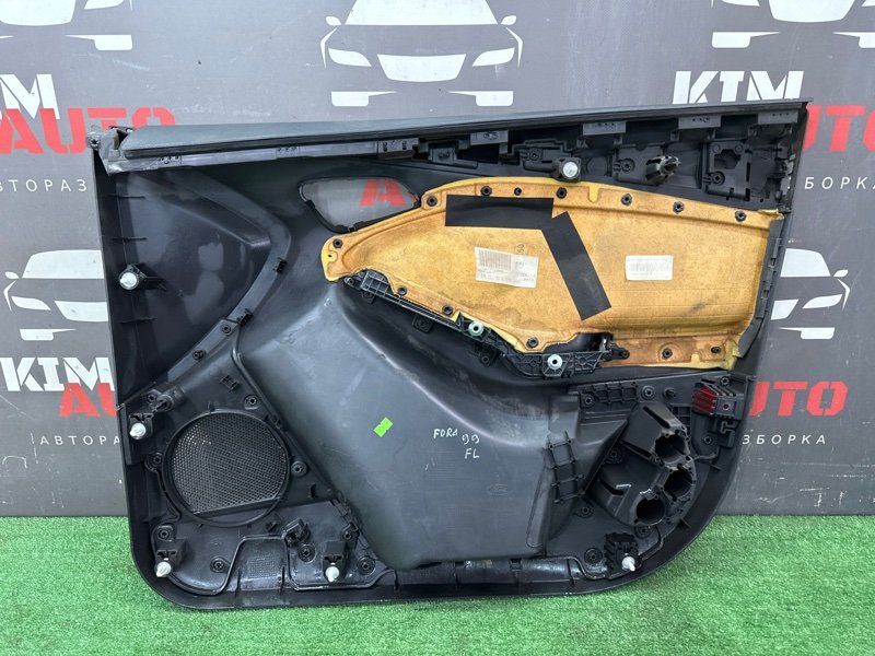 Обшивка двери Ford Focus 3 HB 2012 CB8