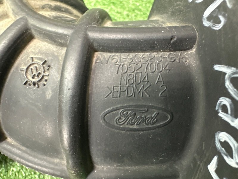 Патрубок воздушного фильтра Ford Focus 3 HB 2012 CB8