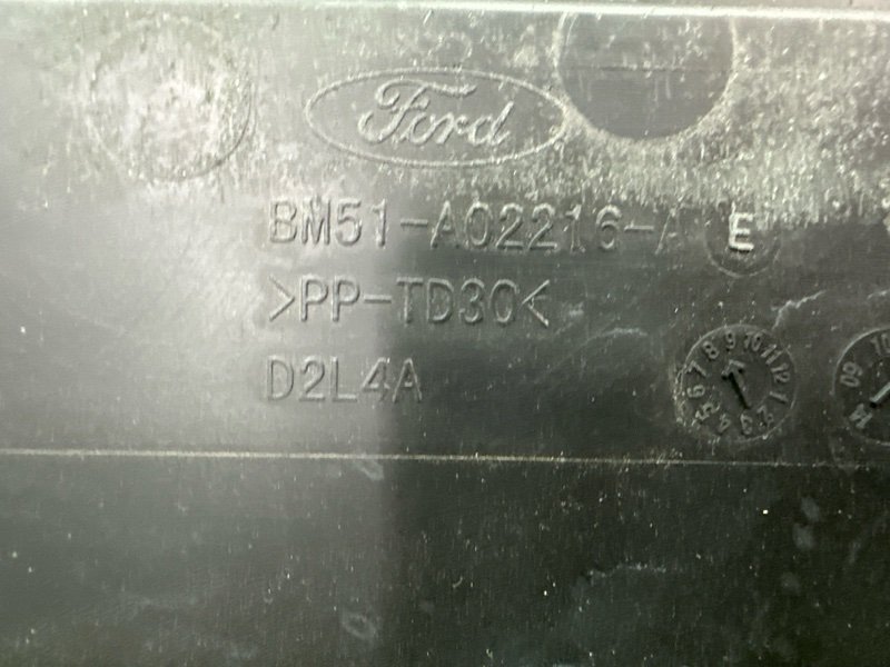 Жабо Накладка Стеклоочистителя Ford Focus 3 HB 2012 CB8