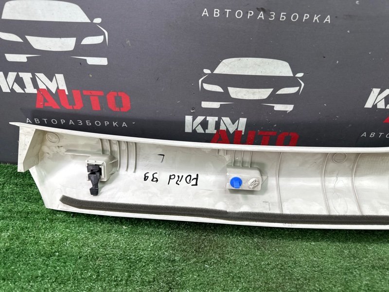 Накладка стойки лобового стекла Ford Focus 3 HB 2012 CB8