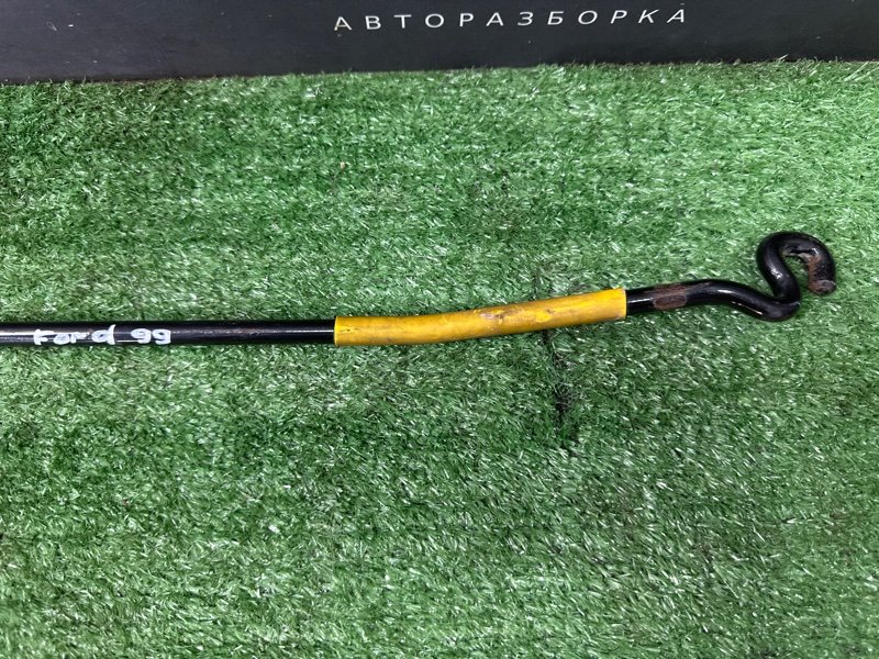 Упор капота Ford Focus 3 HB 2012 CB8