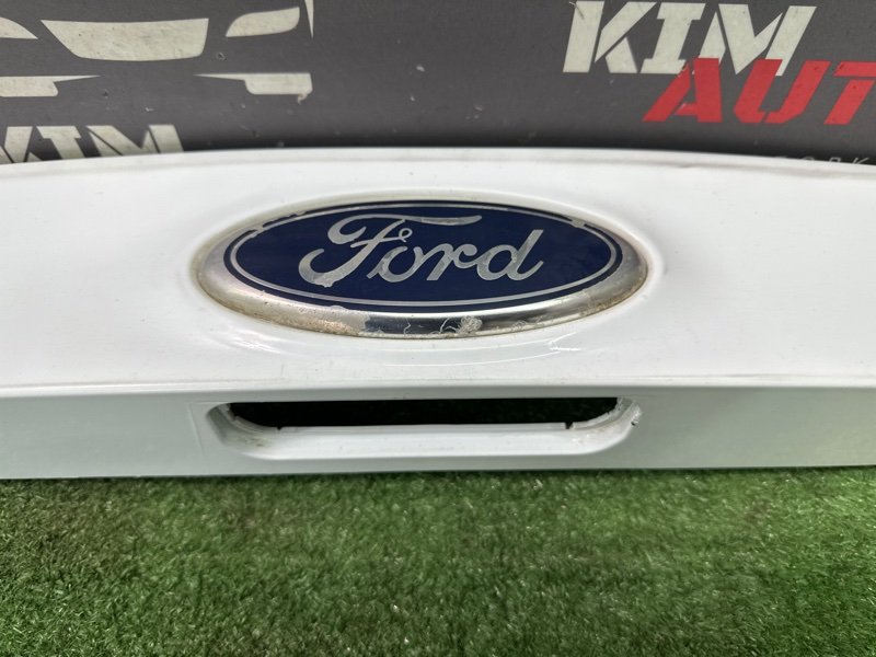 Молдинг крышки багажника Ford Focus 3 HB 2012 CB8