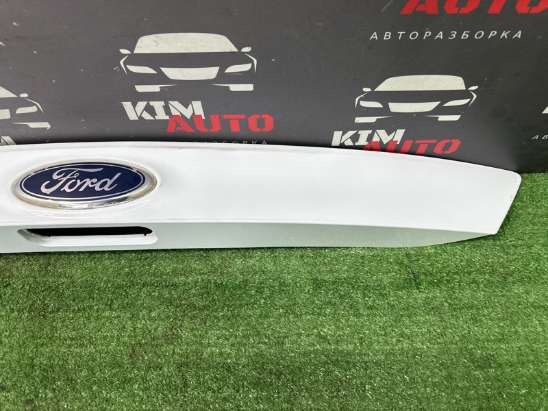 Молдинг крышки багажника Ford Focus 3 HB 2012 CB8